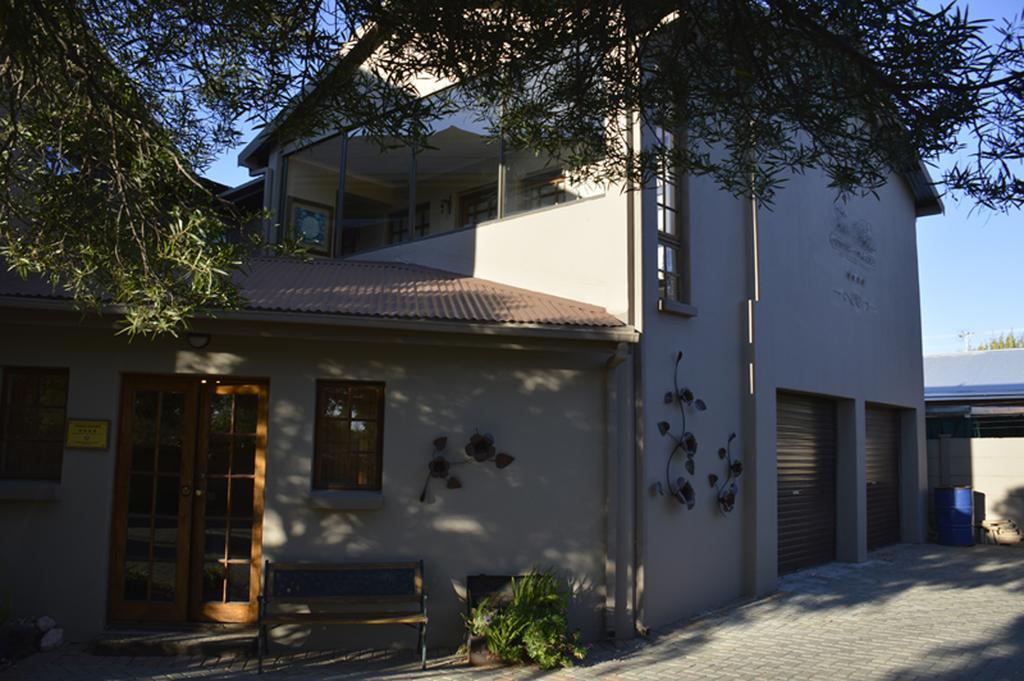 Two Bells Guest House Bloemfontein Esterno foto
